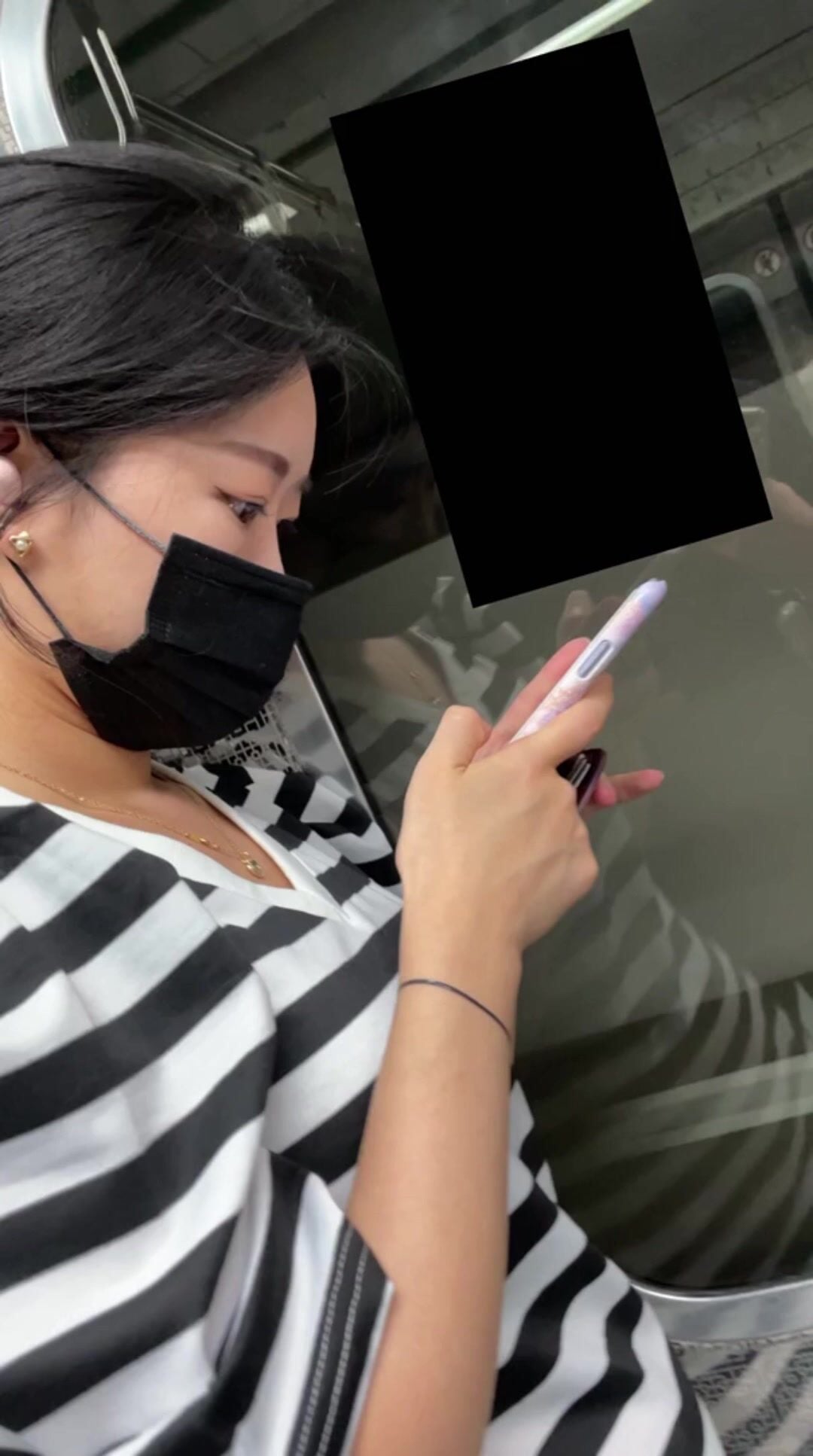 quay lén gai xinh mặc quần lọt khe thế này lồn lúc nào cũng ướt